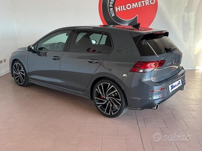 Usata VW Golf VIII GTI 245 CV (180 kW) 2023 Grigio scuro Berlina