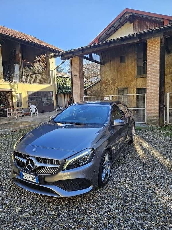 Usata Mercedes A180 Premium 122 CV (89 kW) 2017 Berlina