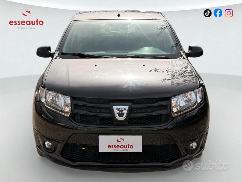 Usata Dacia Sandero Lauréate 75 CV (55 kW) 2016 Nero Utilitaria