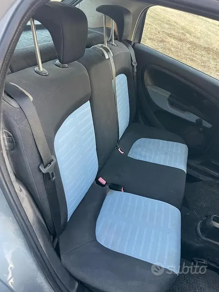 Usata Fiat Grande Punto 75 CV (55 kW) 2006 Grigio Utilitaria