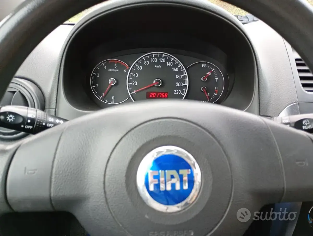 Usata Fiat Sedici 120 CV (88 kW) 2008 Grigio SUV
