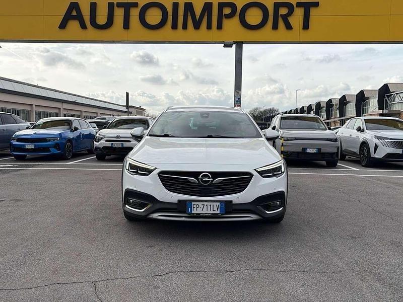 Usata Opel Insignia Country Tourer S 170 CV (125 kW) 2018 Bianco Station wagon