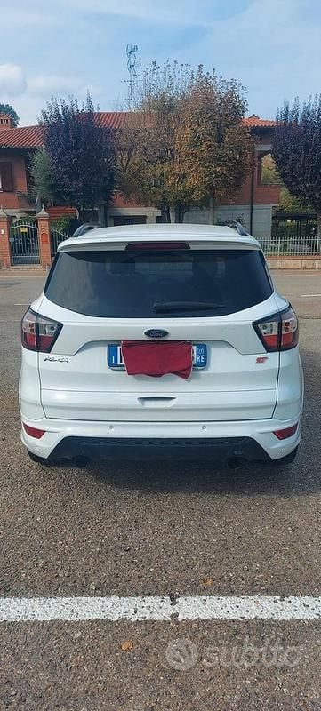 Usata Ford Kuga ST-Line 120 CV (88 kW) 2017 Bianco SUV