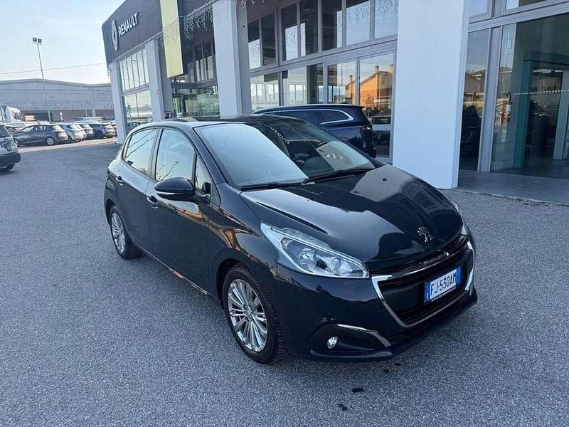 Usata Peugeot 208 Active 82 CV (60 kW) 2017 Blu pastello Utilitaria