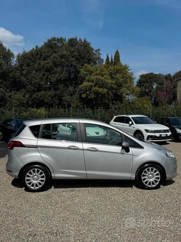 Begagnad Ford B-MAX 75 HK (55 kW) 2016 Grå Minibuss