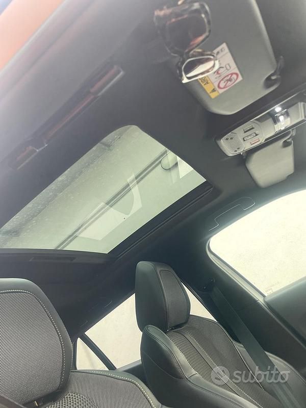 Usata Peugeot 2008 100 kW (136 CV) 2023 Bianco SUV