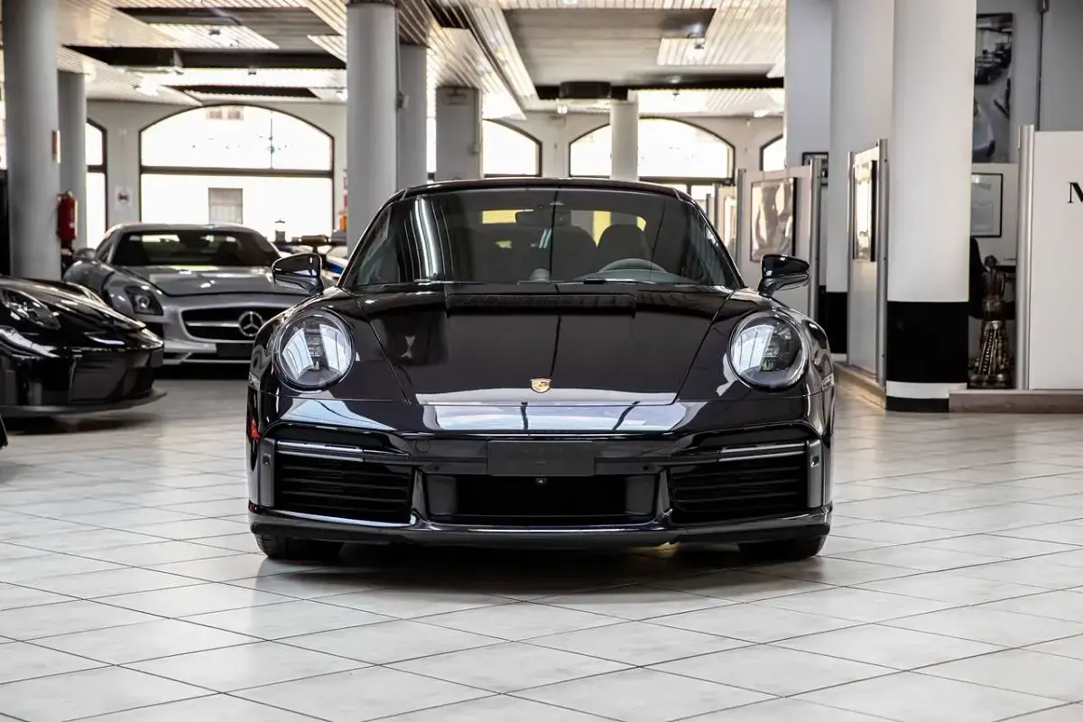 Usata Porsche 992 650 CV (478 kW) 2020 Nero intenso Coupé
