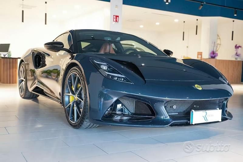 Usata Lotus Emira 406 CV (298 kW) 2024 Grigio Coupé