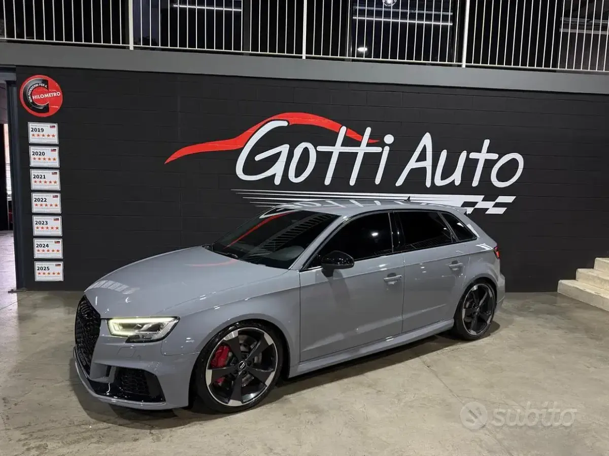 Usata Audi RS3 400 CV (294 kW) 2019 Grigio scuro Berlina