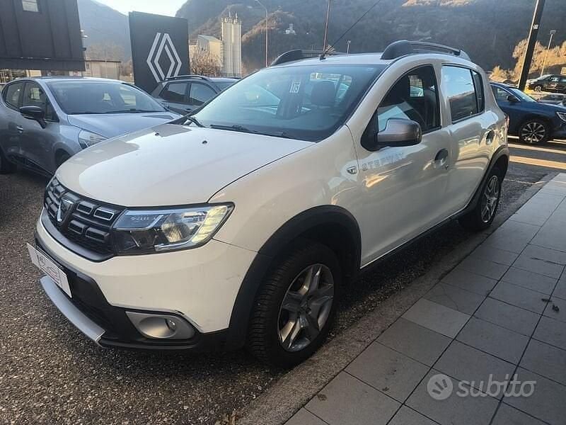 Bianco Usata 2019 Dacia Sandero Comfort Tre volumi | 8900 € (Buon prezzo) - Immagine 1/4