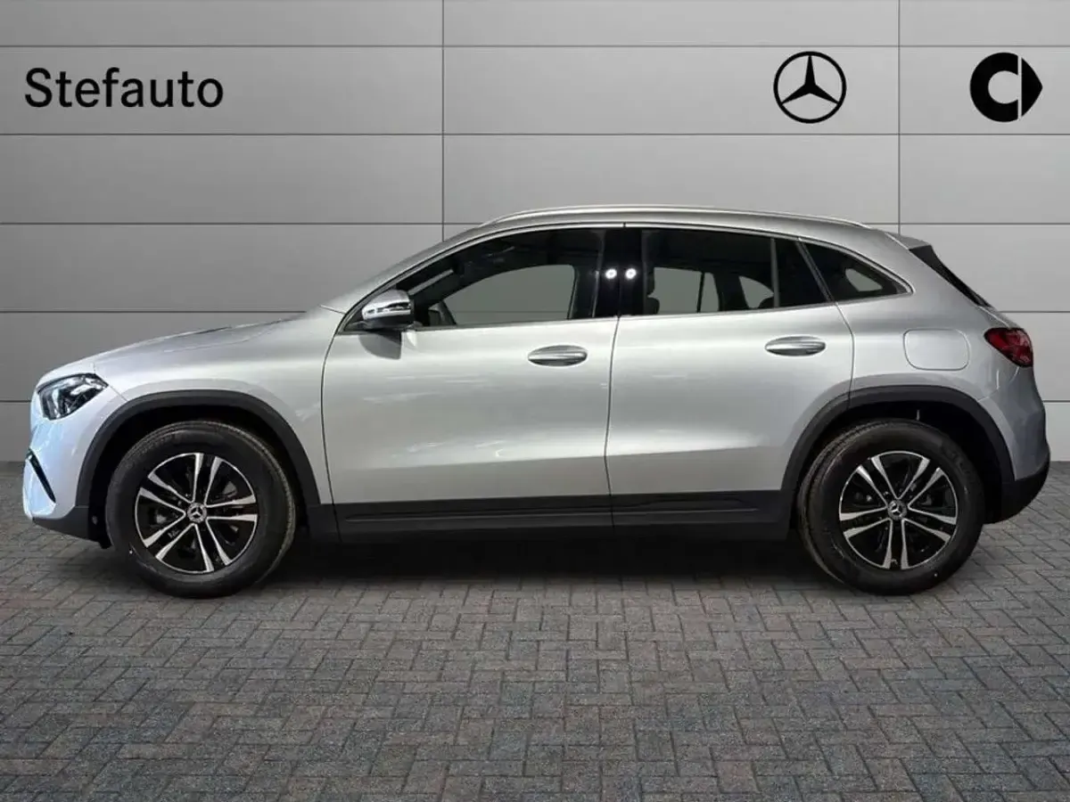 Nuova Mercedes GLA180 Executive 116 CV (85 kW) 2026 Argento hightech SUV