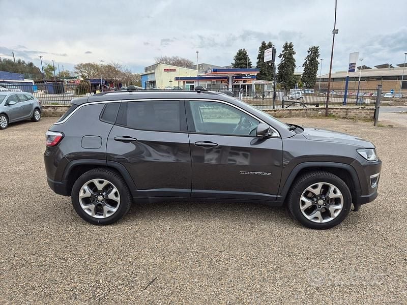 Usata Jeep Compass Limited 140 CV (102 kW) 2018 Grigio SUV