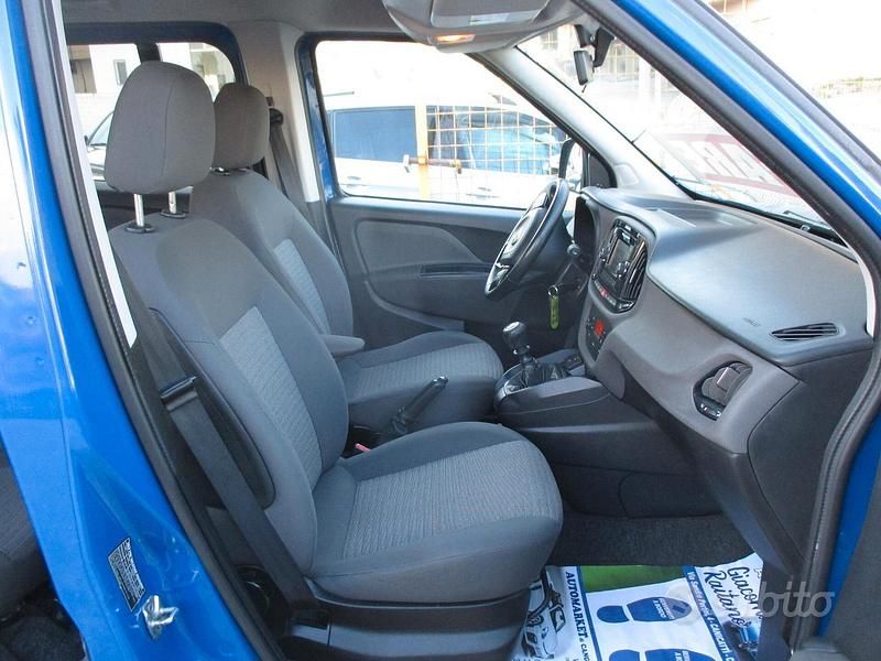 Usata Fiat Doblò 135 CV (99 kW) 2015 Blu Monovolume