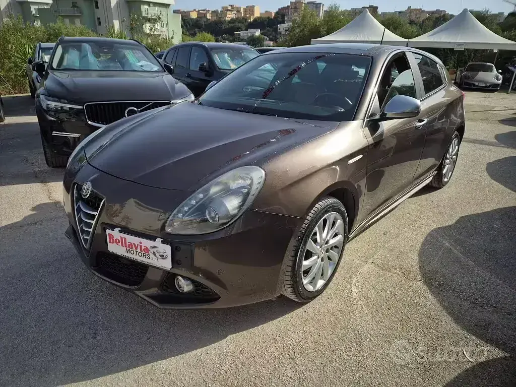 Usata Alfa Romeo Giulietta Exclusive 175 CV (128 kW) 2014 Marrone Utilitaria