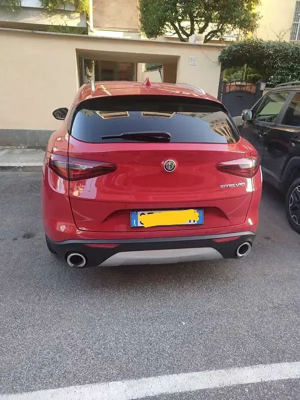 Usata Alfa Romeo Stelvio Business 160 CV (117 kW) 2019 Rosso SUV