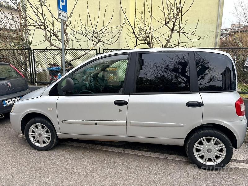 Begagnad Fiat Multipla 103 HK (75 kW) 2009 Grå Minibuss