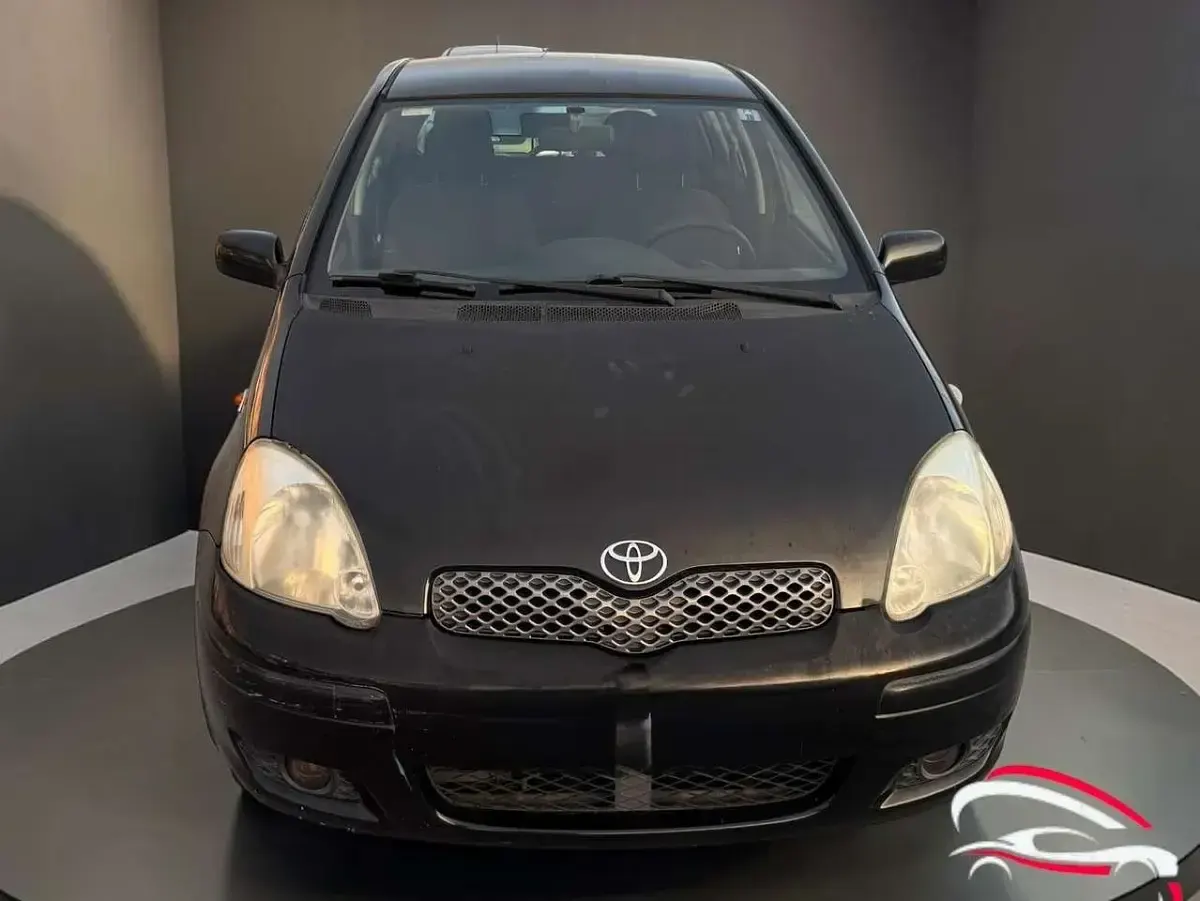 Usata Toyota Yaris Sol 87 CV (63 kW) 2005 Nero Utilitaria