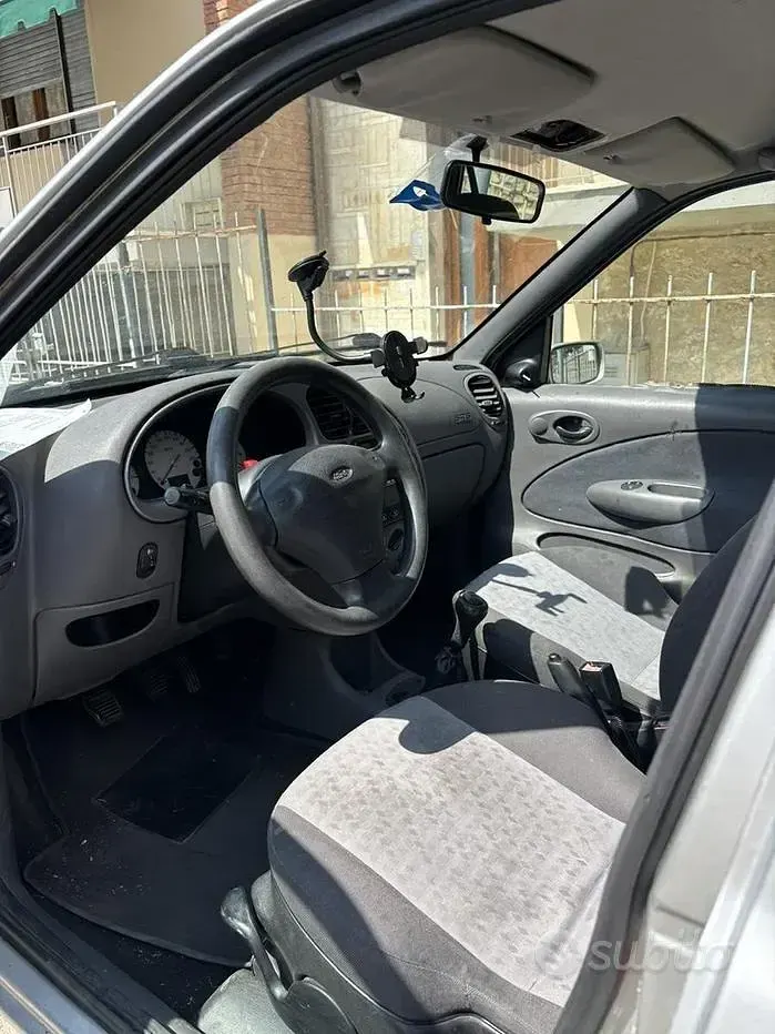 Usata Ford Fiesta 75 CV (55 kW) 2000 Utilitaria