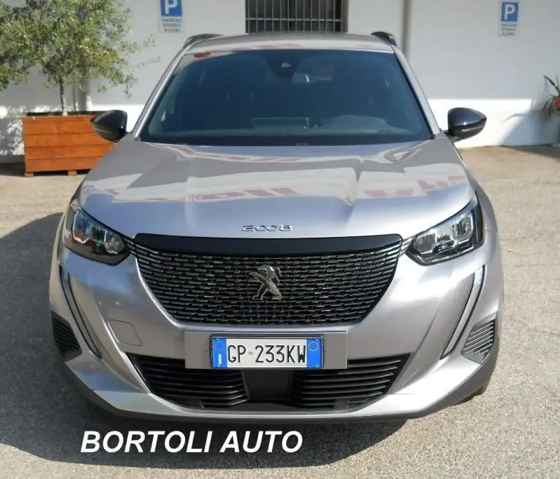 Usata Peugeot 2008 Allure 131 CV (96 kW) 2023 Grigio SUV