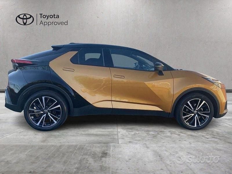 Usata Toyota C-HR Lounge 152 CV (111 kW) 2024 Giallo SUV