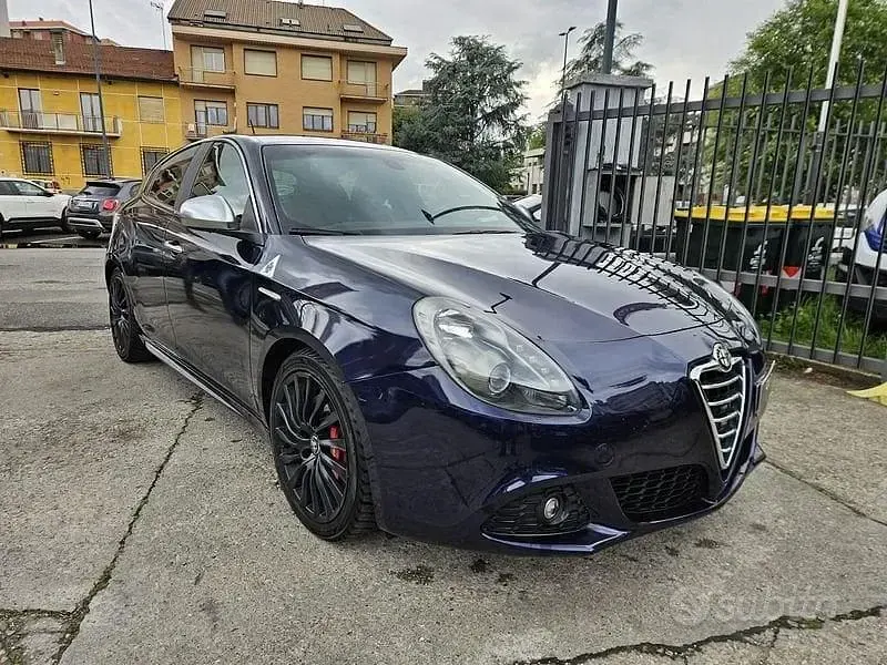 Usata Alfa Romeo Giulietta Quadrifoglio Verde 235 CV (172 kW) 2012 Lilla Utilitaria
