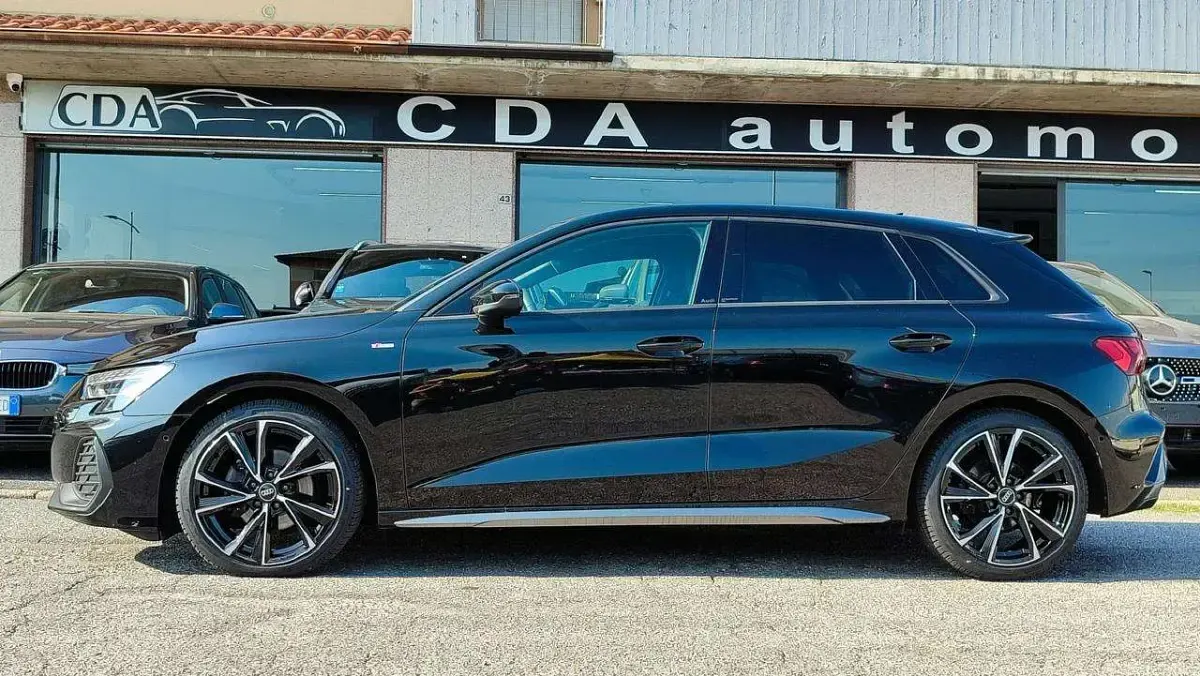 Usata Audi A3 S-Line 150 CV (110 kW) 2025 Nero mythos metalizzato Berlina