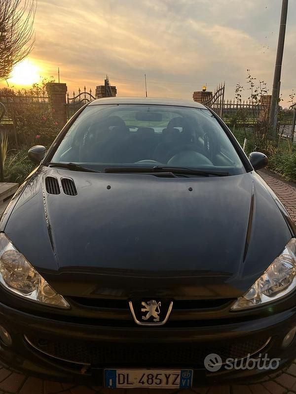 Nero Usata 2007 Peugeot 206 Tre volumi | 1100 € (Ottimo prezzo) - Immagine 1/4