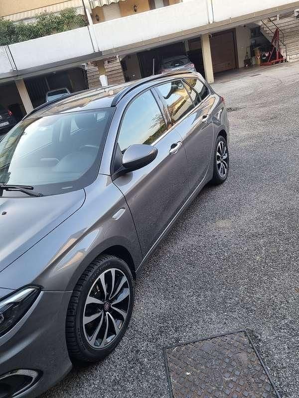 Usata Fiat Tipo S 120 CV (88 kW) 2018 Argento Station wagon