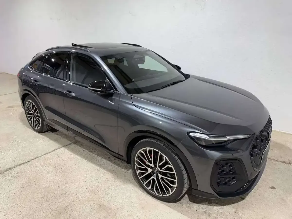 Usata Audi SQ5 Sportback Ambiente 367 CV (269 kW) 2026 Grigio SUV