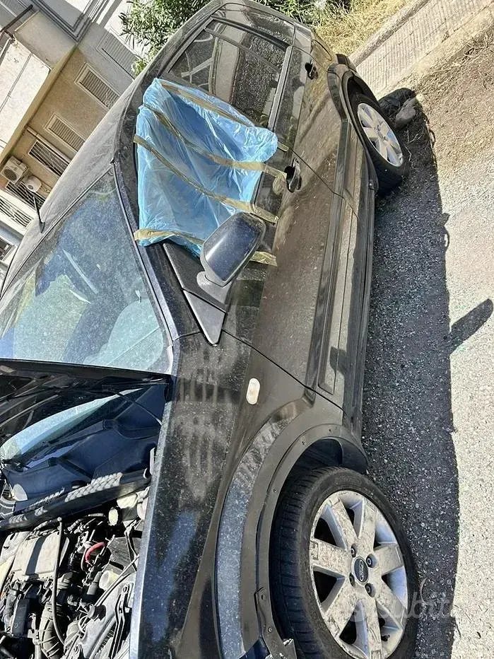 Usata Ford Fusion 80 CV (58 kW) 2008 Grigio Utilitaria
