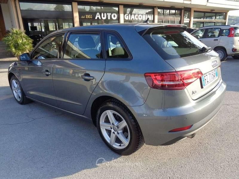 Usata Audi A3 Business 116 CV (85 kW) 2020 Antracite Berlina
