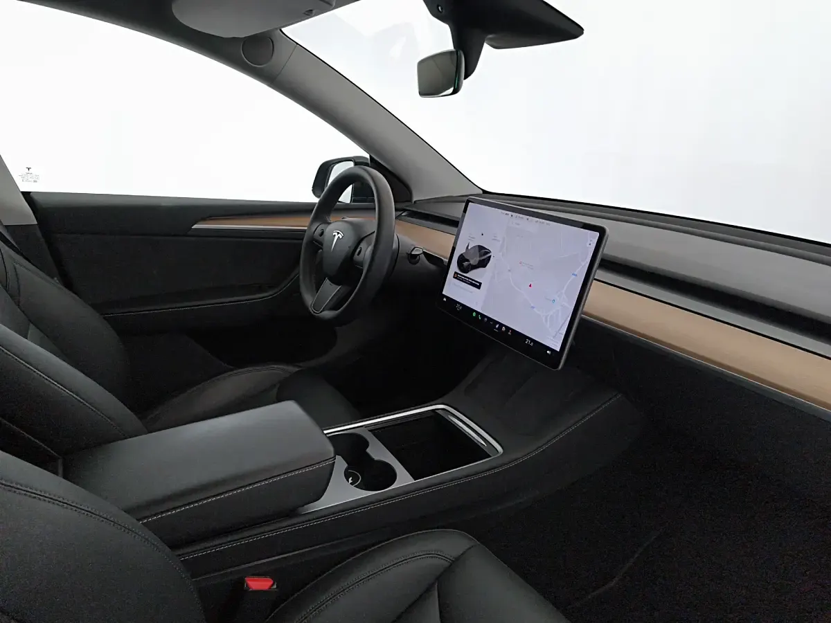Usata Tesla Model Y 152 kW (208 CV) 2024 Nero SUV