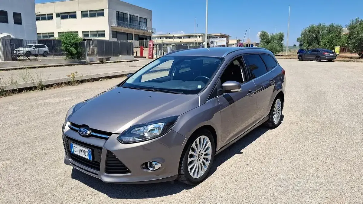 Usata Ford Focus Titanium 115 CV (84 kW) 2011 Grigio Station wagon