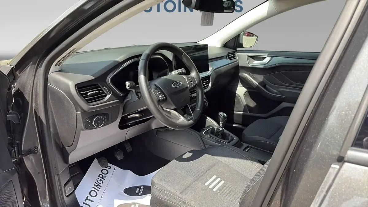 Usata Ford Focus 100 CV (73 kW) 2022 Grigio Berlina