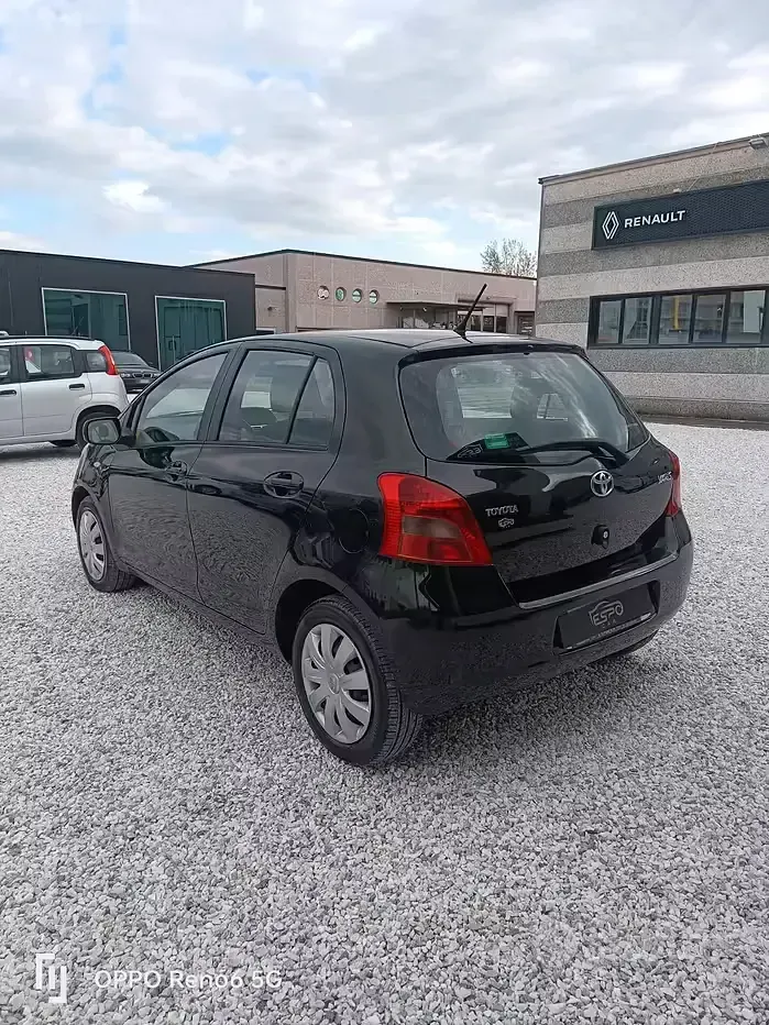 Usata Toyota Yaris Sol 87 CV (63 kW) 2008 Nero Utilitaria