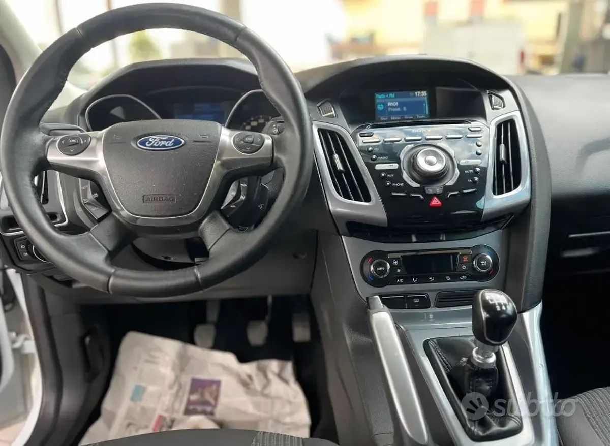 Usata Ford Focus 115 CV (84 kW) 2012 Bianco Station wagon