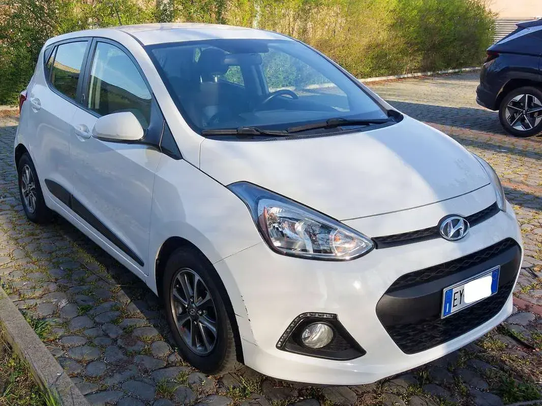 Usata Hyundai i10 Edition 67 CV (49 kW) 2015 Bianco Utilitaria