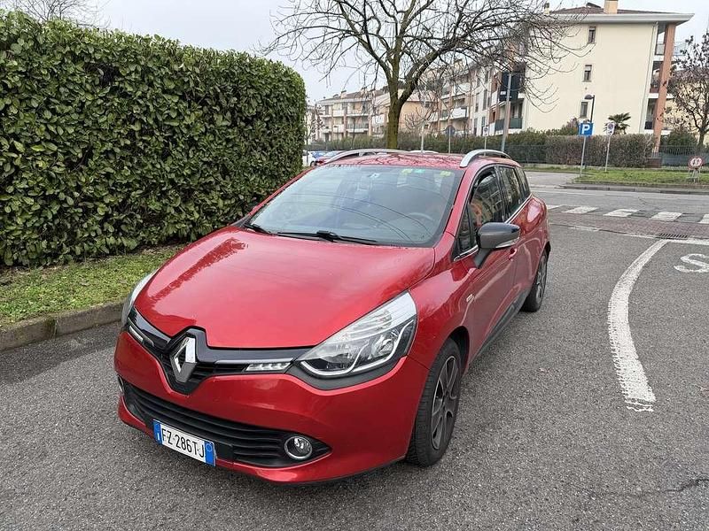 Usata Renault Clio GrandTour 90 CV (66 kW) 2015 Rosso Station wagon