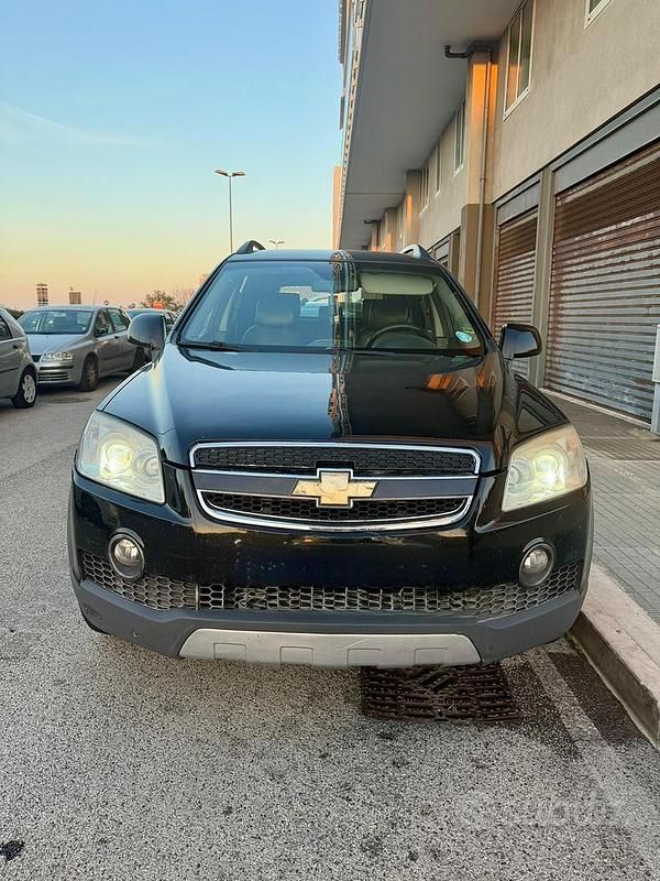 Usata Chevrolet Captiva 150 CV (110 kW) 2008 Nero SUV
