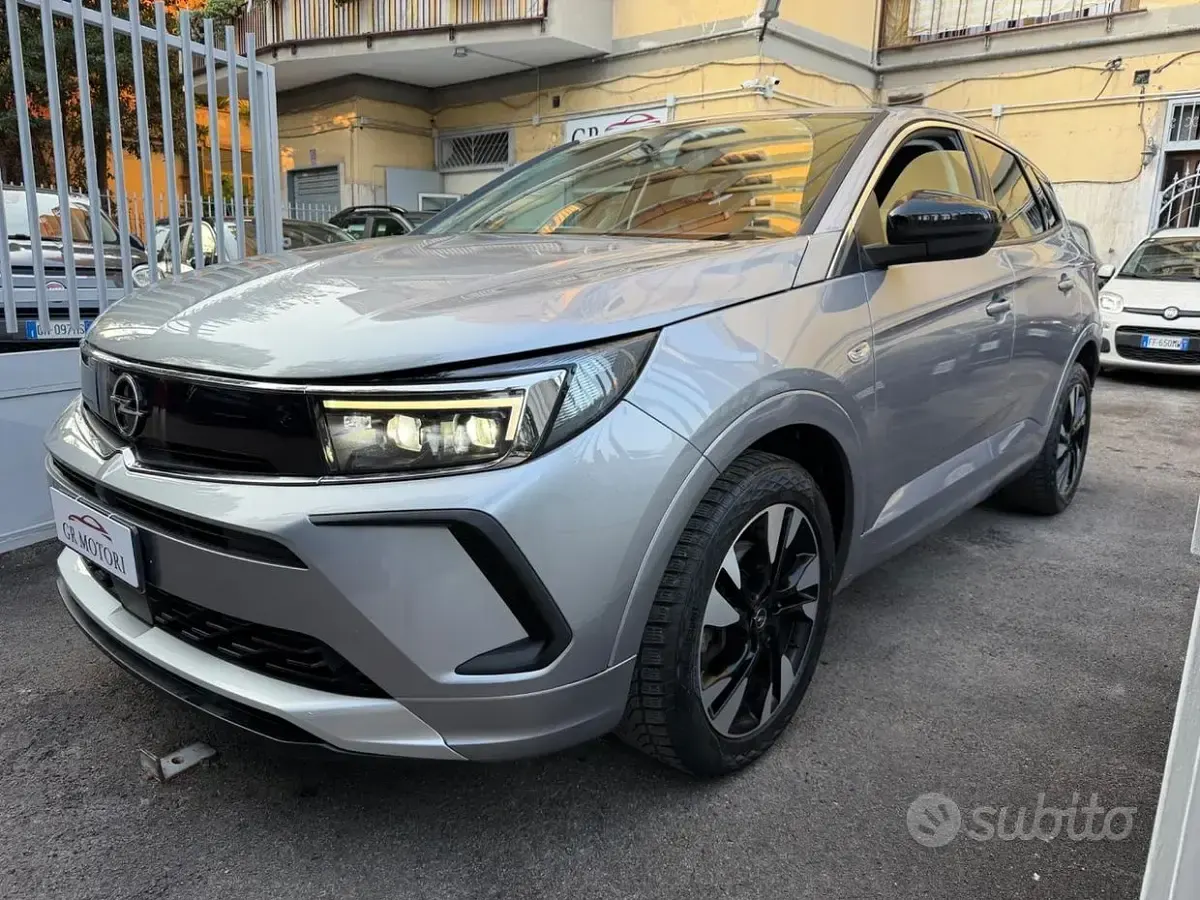 Usata Opel Grandland X Ultimate 131 CV (96 kW) 2022 Grigio SUV