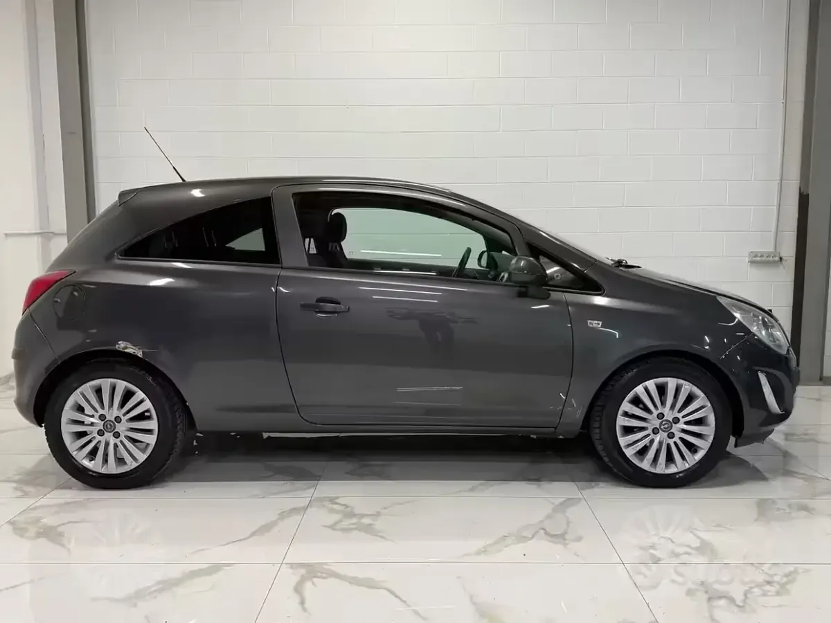 Usata Opel Corsa 86 CV (63 kW) 2011 Grigio Utilitaria