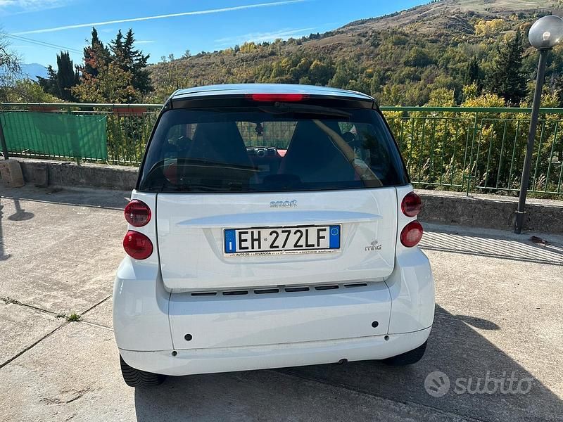 Begagnad Smart ForTwo Coupé 84 HK (61 kW) 2011 Vit Sportkupé