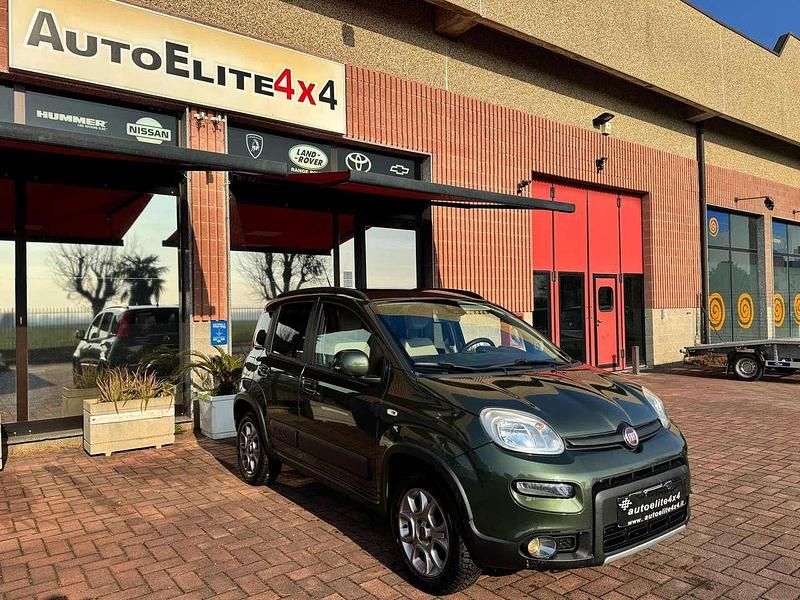 Usata Fiat Panda 4x4 S 84 CV (61 kW) 2013 Verde metallizzato Utilitaria