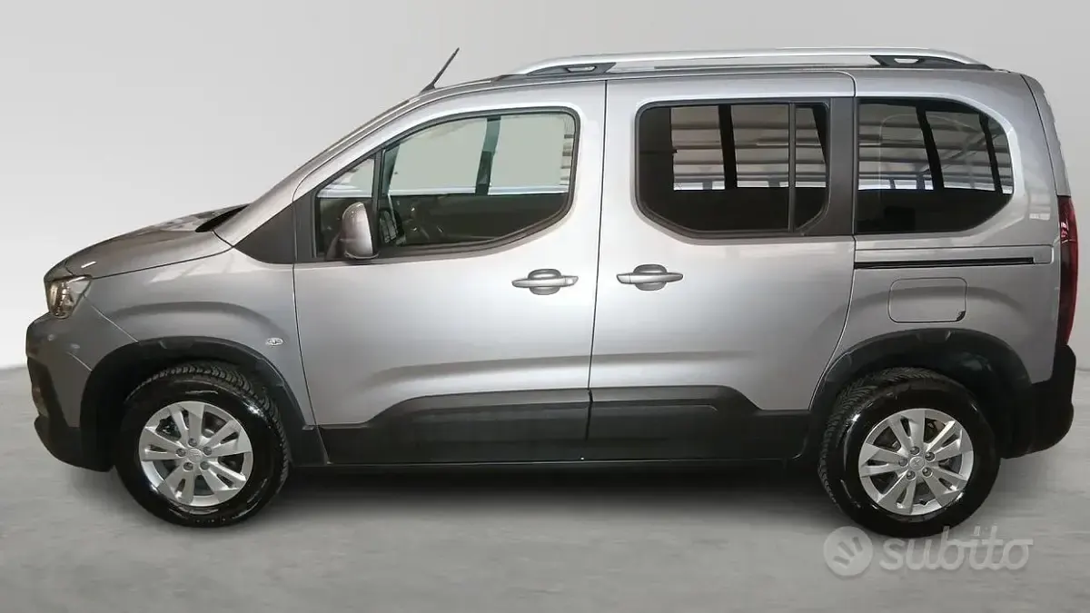 Usata Peugeot Rifter Active 102 CV (75 kW) 2021 Grigio Monovolume