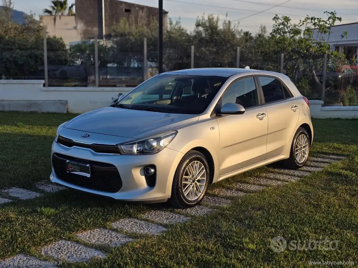 Usata Kia Rio 90 CV (66 kW) 2017 Berlina