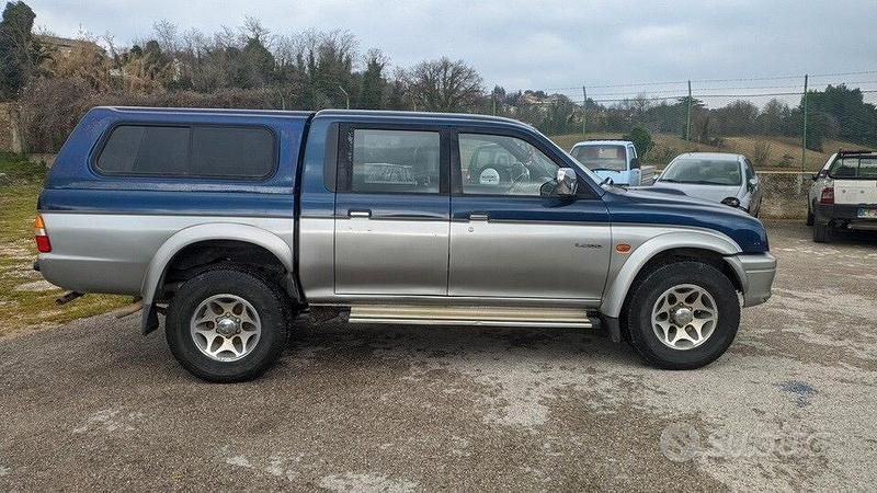 Usata Mitsubishi L200 100 CV (73 kW) 2000 Blu Pick-up