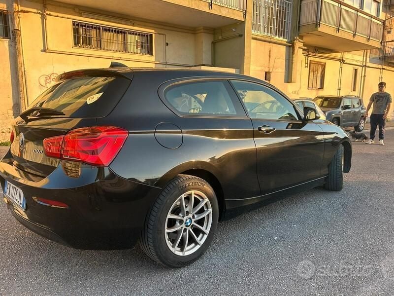 Usata BMW 118 Efficient Dynamics 143 CV (105 kW) 2019 Nero Utilitaria