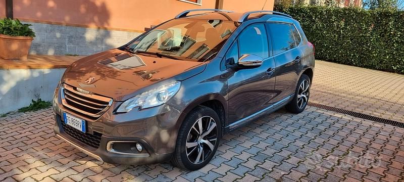 Usata Peugeot 2008 100 CV (73 kW) 2016 Grigio SUV