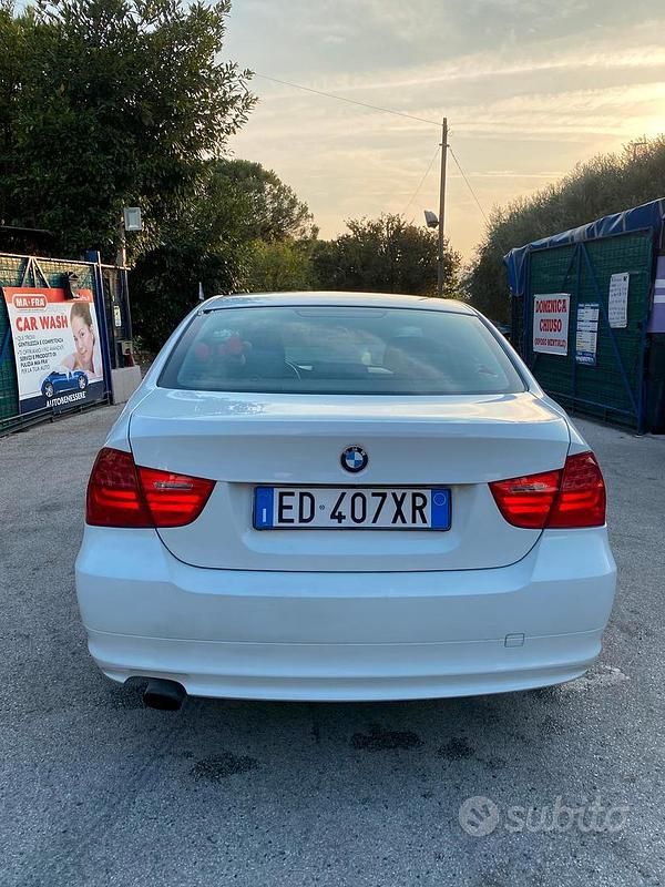 Usata BMW 118 143 CV (105 kW) 2010 Bianco Utilitaria