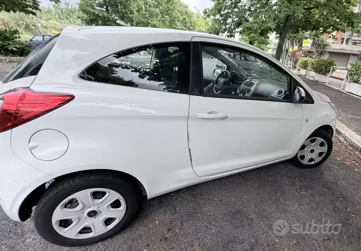 Usata Ford Ka 69 CV (50 kW) 2015 Bianco Berlina